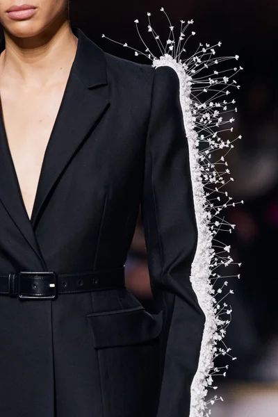 Look 33